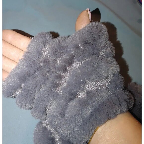 Gloves Mittens Jocelyn Faux Fur Silver Dark Gray Color Open Fingerless Tip - Picture 2 of 4